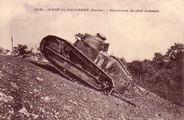 Valdahon camp-10 char d'assaut