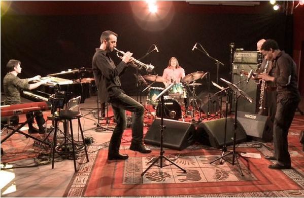 jean-my-truong-the-blue---photo-5tet-La-Seine-TV.jpg