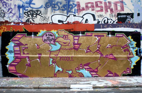 1819 rue des pyrenees 75020 01 novembre 2010