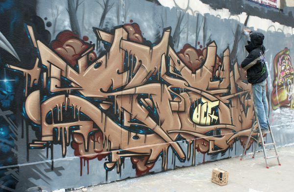 1821 rue des pyrenees 75020 01 novembre 2010
