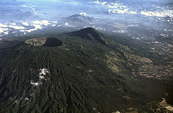 San-Salvador---C.Pullinger.jpg