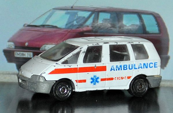 Renault-Espace_ambulance-Majorette.jpg