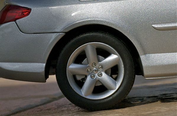 PEUGEOT 407 V6 COUPE GRIS NOREV40