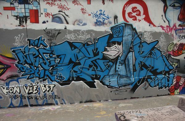 5940 rue des Pyrenees 24 octobre 2011f