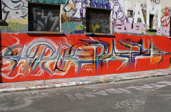 4242 rue des pyrenees 75020 06 avril 2011