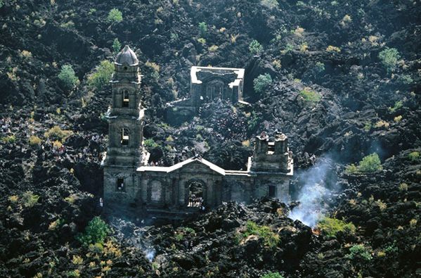San-Juan-Parangricutiro----YAB.jpg
