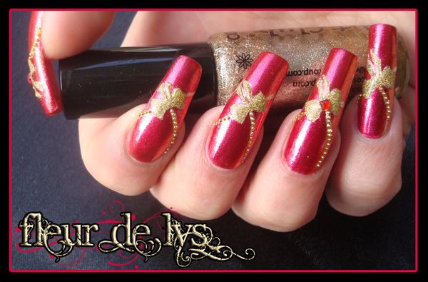 http://img.over-blog.com/600x395/3/38/71/08/NAIL-ART/Reveillon-Noel/pose4.jpg