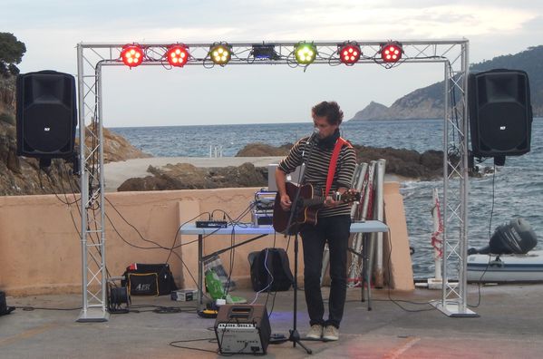 Avant Bal Sur Le Port De L Ayguade Le Du Levant Domaine Naturiste