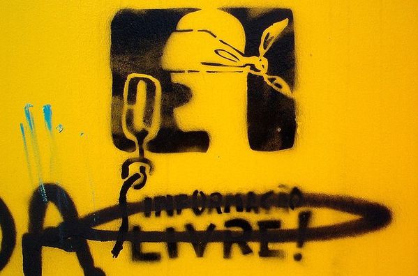 censure_graffitie_tunis-12-02.jpg