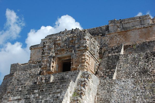Maya Uxmal pyramide del Adivino (5)