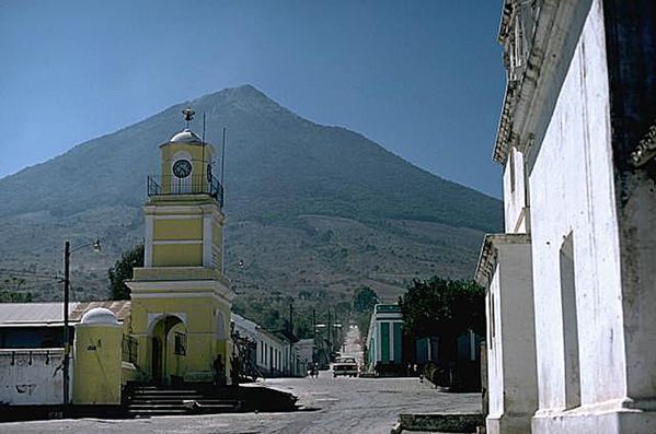 Agua---1988-Lee-Siebert---vu-de-Ciudad-Vieja.jpg