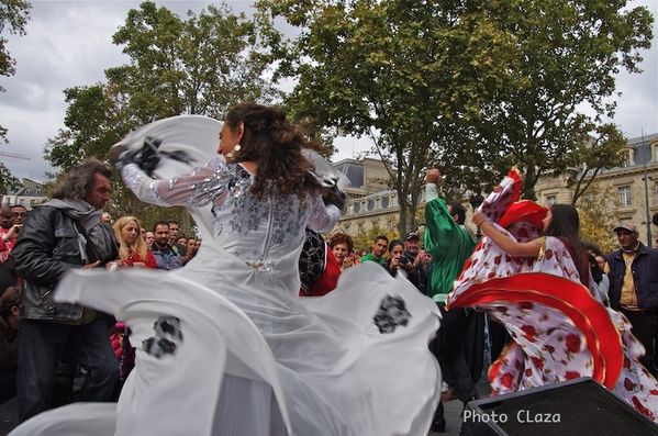 roma-pride-elles-dansent.jpg
