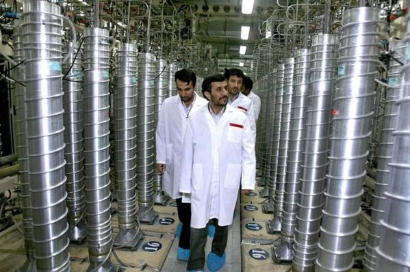 Le président iranien visite une usine d enrichissement d u