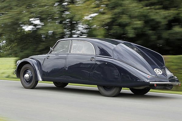 tatra_t77a_aerodynamic_limousine_1937_104.jpg