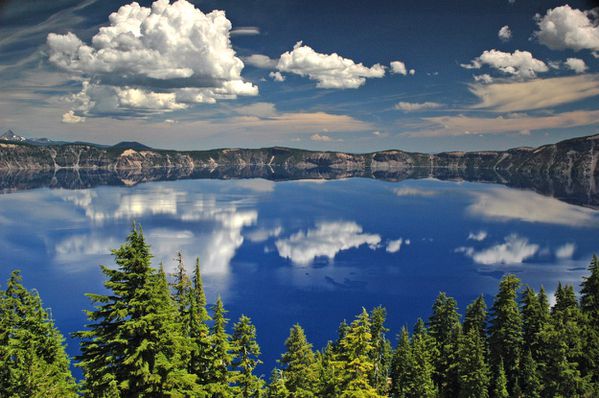 Crater_Lake---Tiptoety-Flickr.jpg