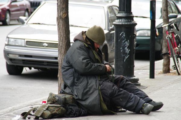 l-indifference-dans-la-rue.jpg