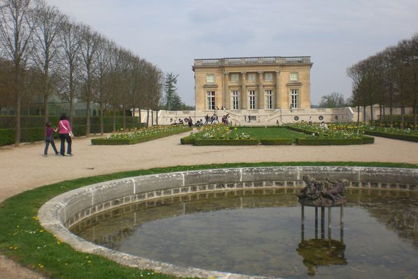 Versailles-Petit-Trianon-Louis-XV.jpg