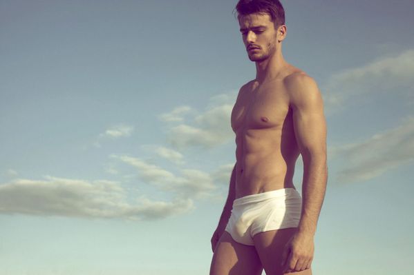 Joel-Cardoso-Hot-Brazilian-Model-Burbujas-De-Deseo-02.jpg