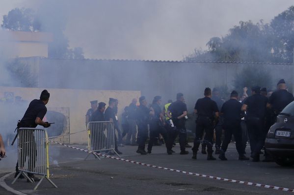 sem14aoud-Z18-44-policiers-et-gendarmes-blesses-en-marge-du.jpg