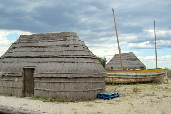 Y08 - Maison & barque