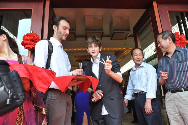 Chine - mariage chinois cigarettes et friandises