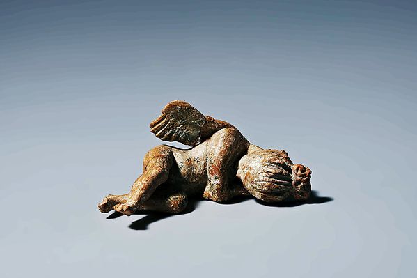 Figurine en terre cuite Eros endormi, dernier quart du IVe