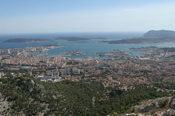 Toulon-vue-du-Mont-Faron.jpg