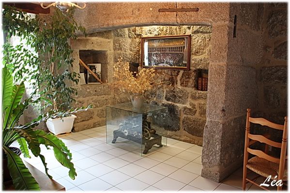 Lieux---villes-2-3543-Mairie-horloge.jpg