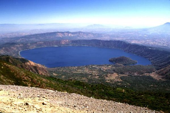 Coatepeque-caldera---Lee-Siebert-Smiths-jpg