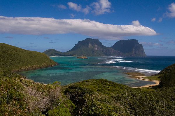 Lord_Howe_Island_from_North---Mt-Lidgbird--Mt-gower-from-Mt.jpg