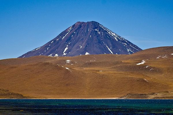 Chiliques volcano du lac Miscanti - 2009 - Gerard Prins