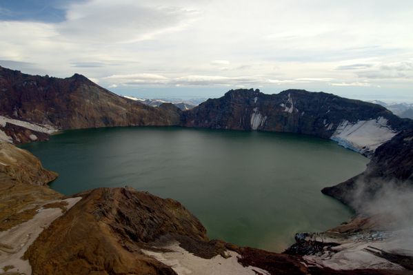 Katmai-crater-lake---Cyrus-Read-AVO.jpg