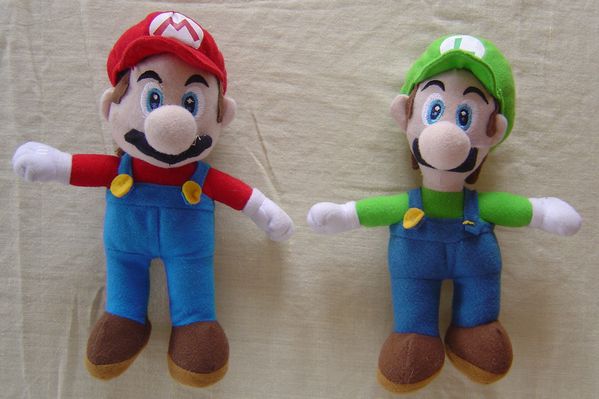 Peluches Mario et Luigi
