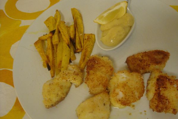 000FRITES DE PANAIS ET POISSON PANE (2)
