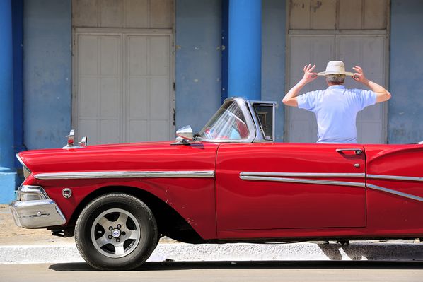 red cars from cuba and albi