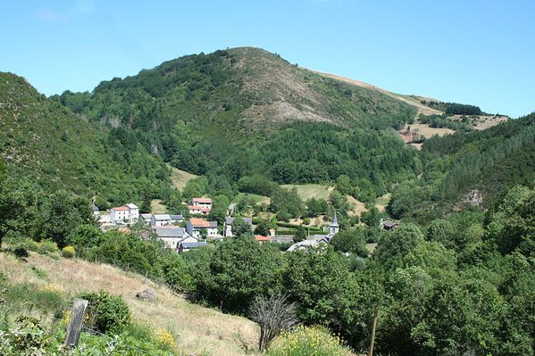 Melagues--Aveyron--vue-d-en-haut.JPG