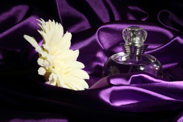 soie-violette-fleurs-parfums-coudre 3309630