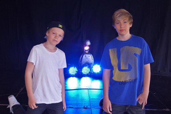 2Boys-3.jpg