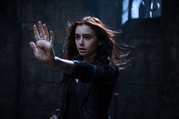 The-Mortal-Instruments-La-Cite-des-Tenebres.jpg