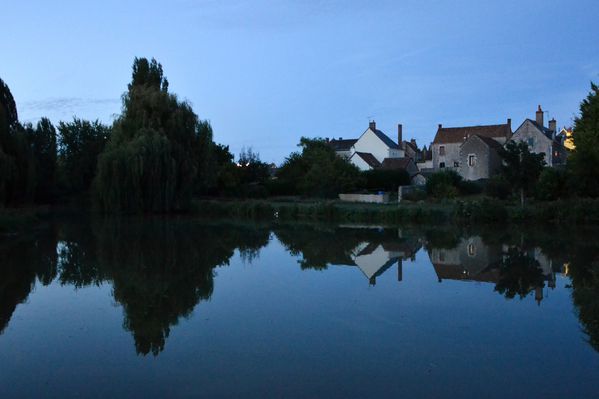 plan-d-eau-village-nuit-5.jpg