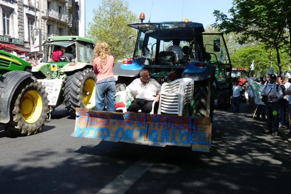 2010 0427 105852AA
