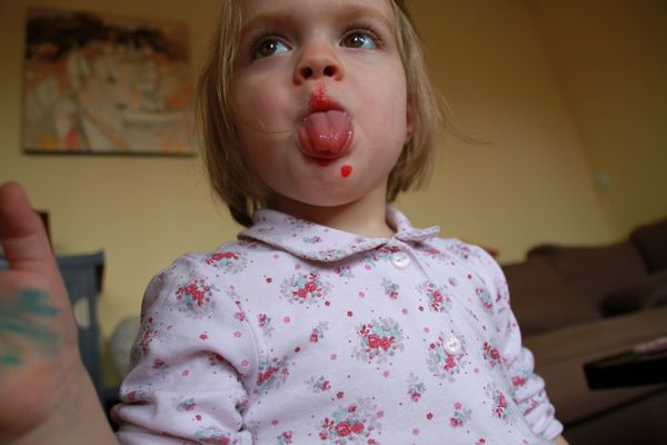 zoe-se-maquille.JPG