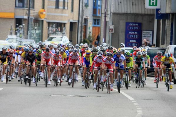 E2 047 PELOTON COUVIN