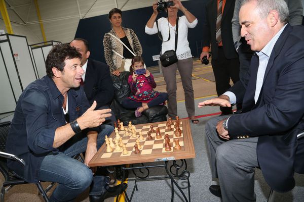 sem13sepd-Z9-Echec-et-mat-patrick-Bruel-Garry-Kasparov.jpg