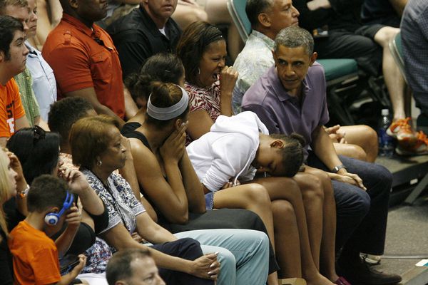 sem13deck-Z3-Coup-de-fatigue-famille-Obama-Honolulu-match-b.jpg