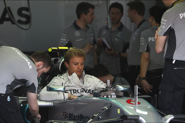sem14marl-Z15-Preparation-nico-Rosberg-Mercedes-Formule-1.jpg