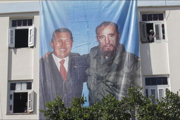 sem14octa-Z5-Pour-ne-pas-oublier-Fidel-Castro-Hugo-Chavez-C.jpg