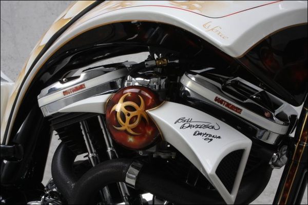 La Fenice - Custombike c-up 0335 La Fenice Custombike 03