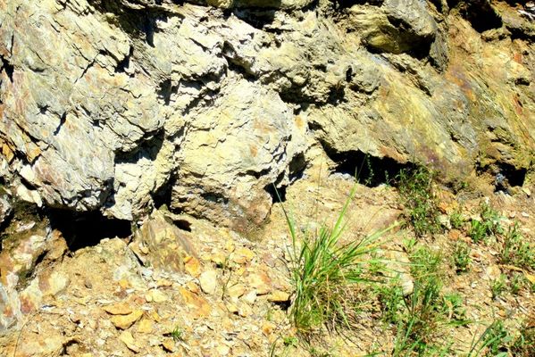 j09 - Au pied du rocher