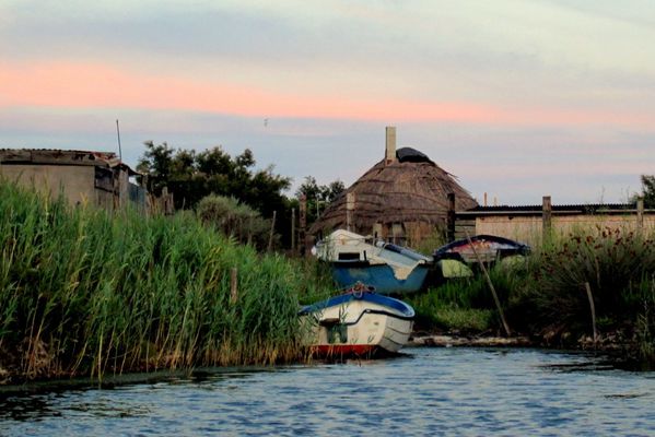 at04 - Barques au repos